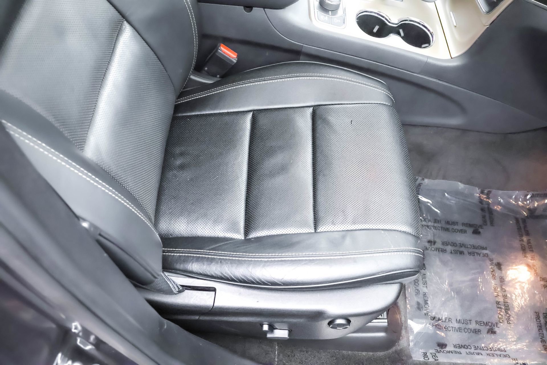 Used 2015 Jeep Grand Cherokee Overland w/ Advanced Technology Group image 38