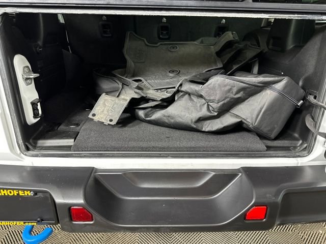 Used 2023 Jeep Wrangler Unlimited w/ Cold Weather Group image 26