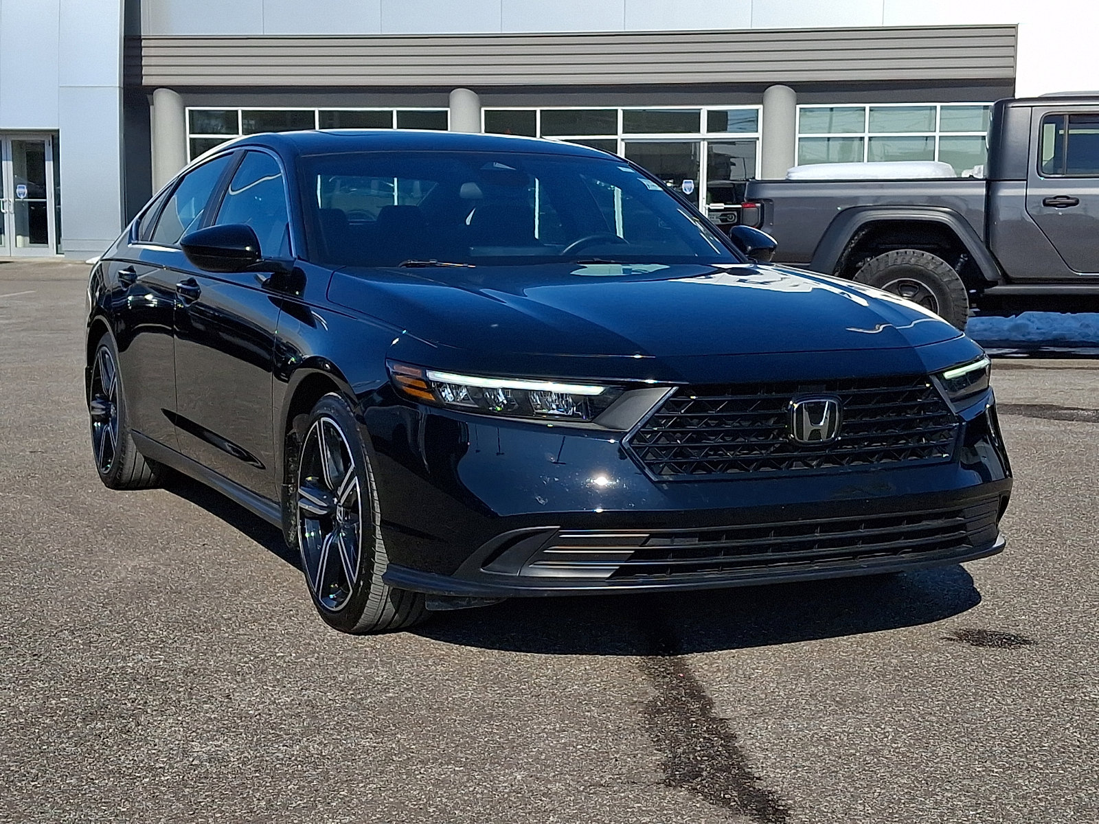 Used 2024 Honda Accord Sport image 2