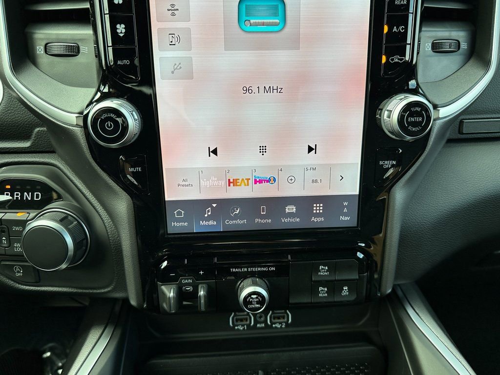 New 2026 RAM 1500 4x4 Crew Cab image 28