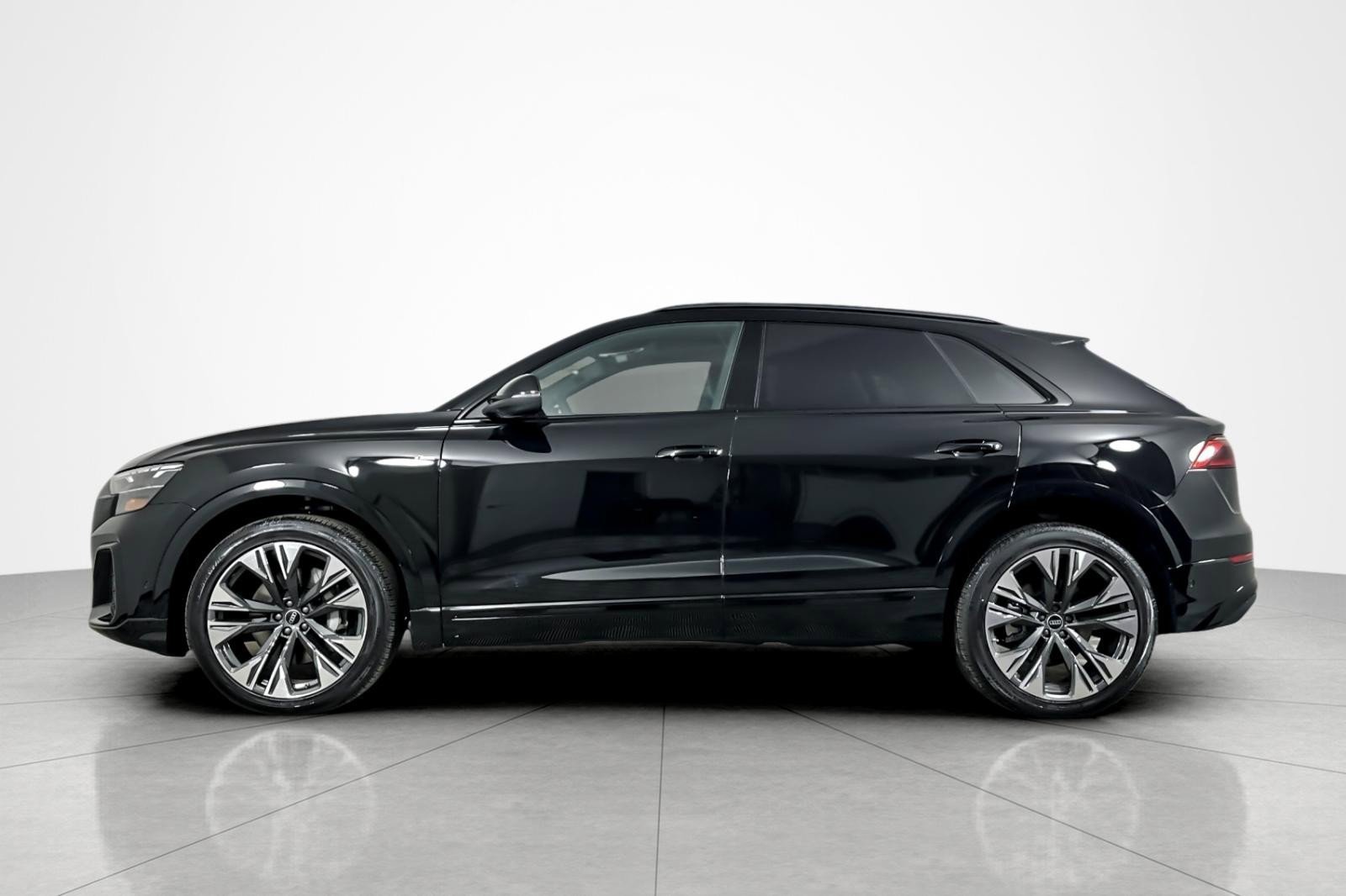 New 2026 Audi Q8 Prestige image 3