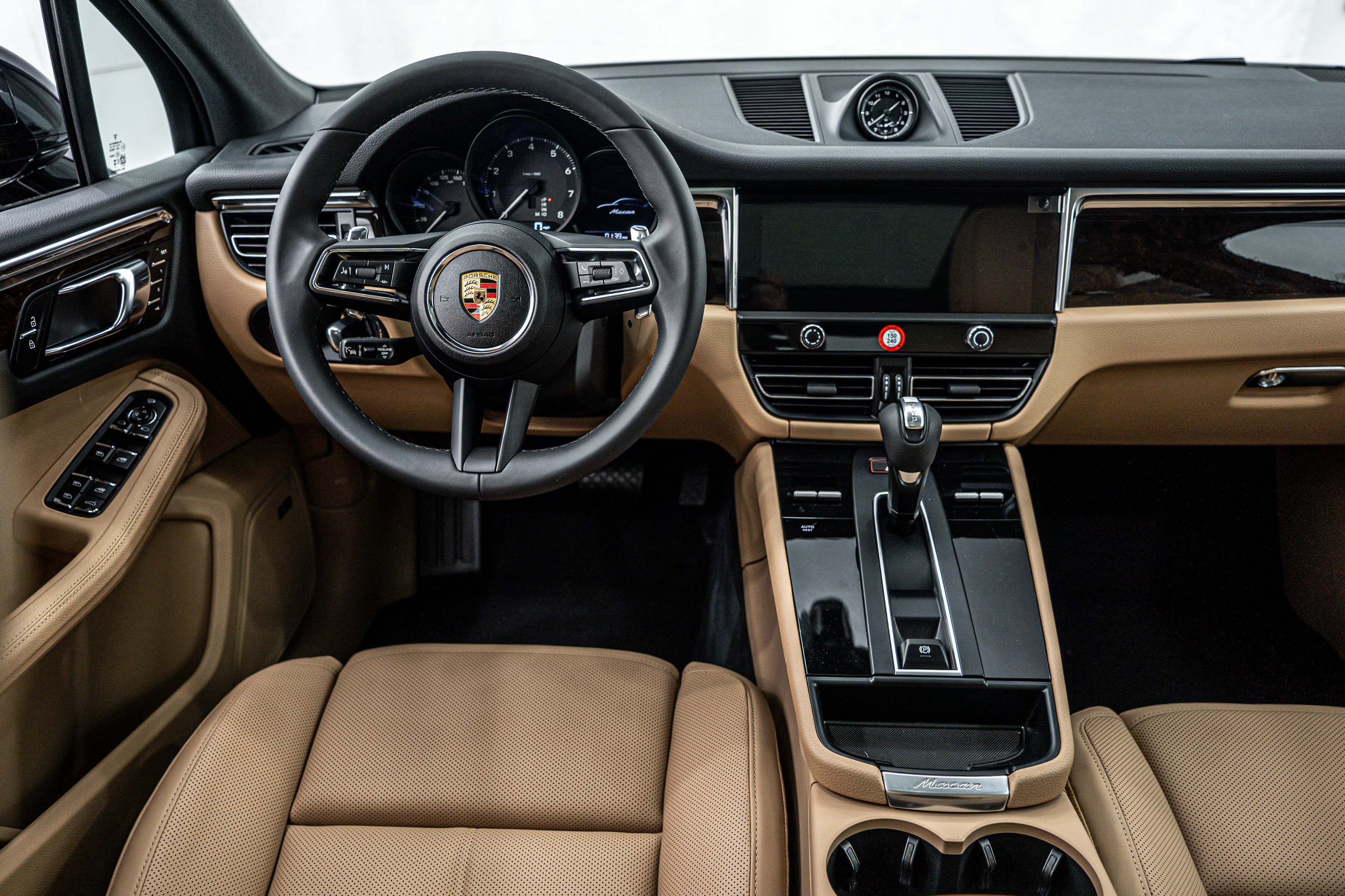 New 2025 Porsche Macan image 13