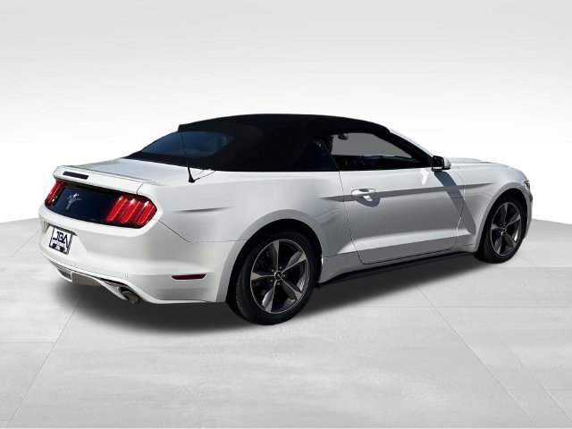Used 2015 Ford Mustang Convertible w/ Equipment Group 051A RWD image 28