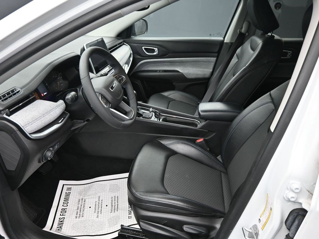 Used 2022 Jeep Compass Latitude image 11