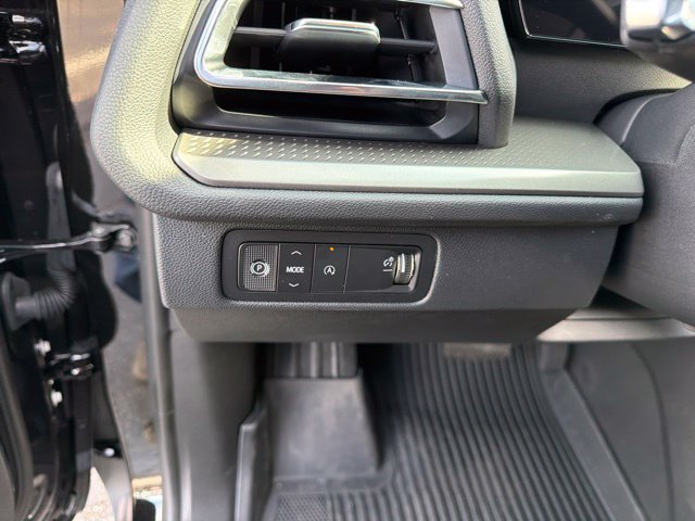 New 2027 Chevrolet Traverse LT w/ Sun and Wheel Package FWD image 15