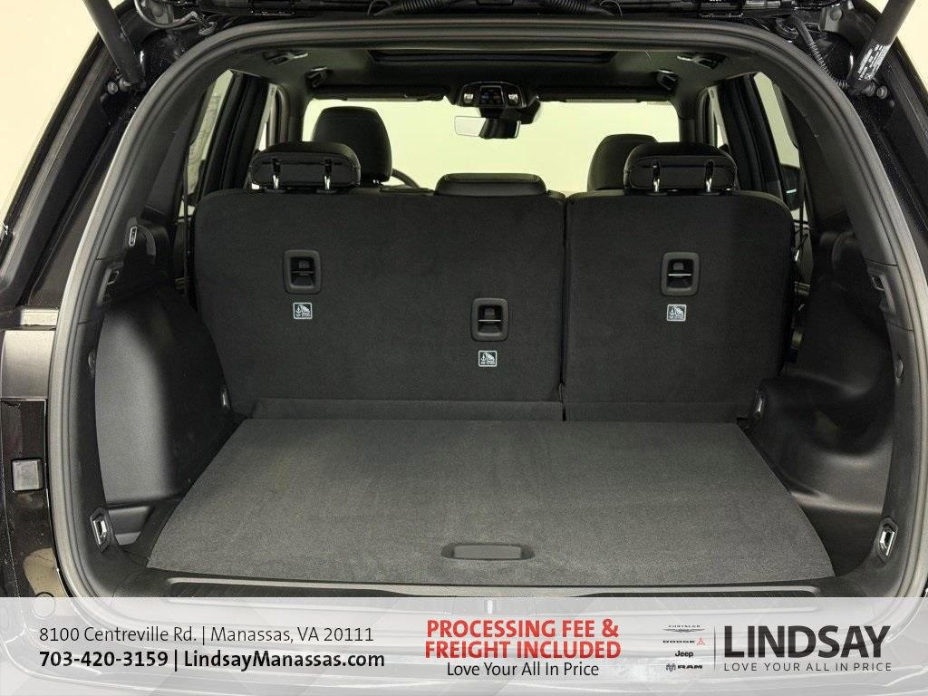 New 2025 Jeep Grand Cherokee Limited w/ Luxury Tech Group II image 8