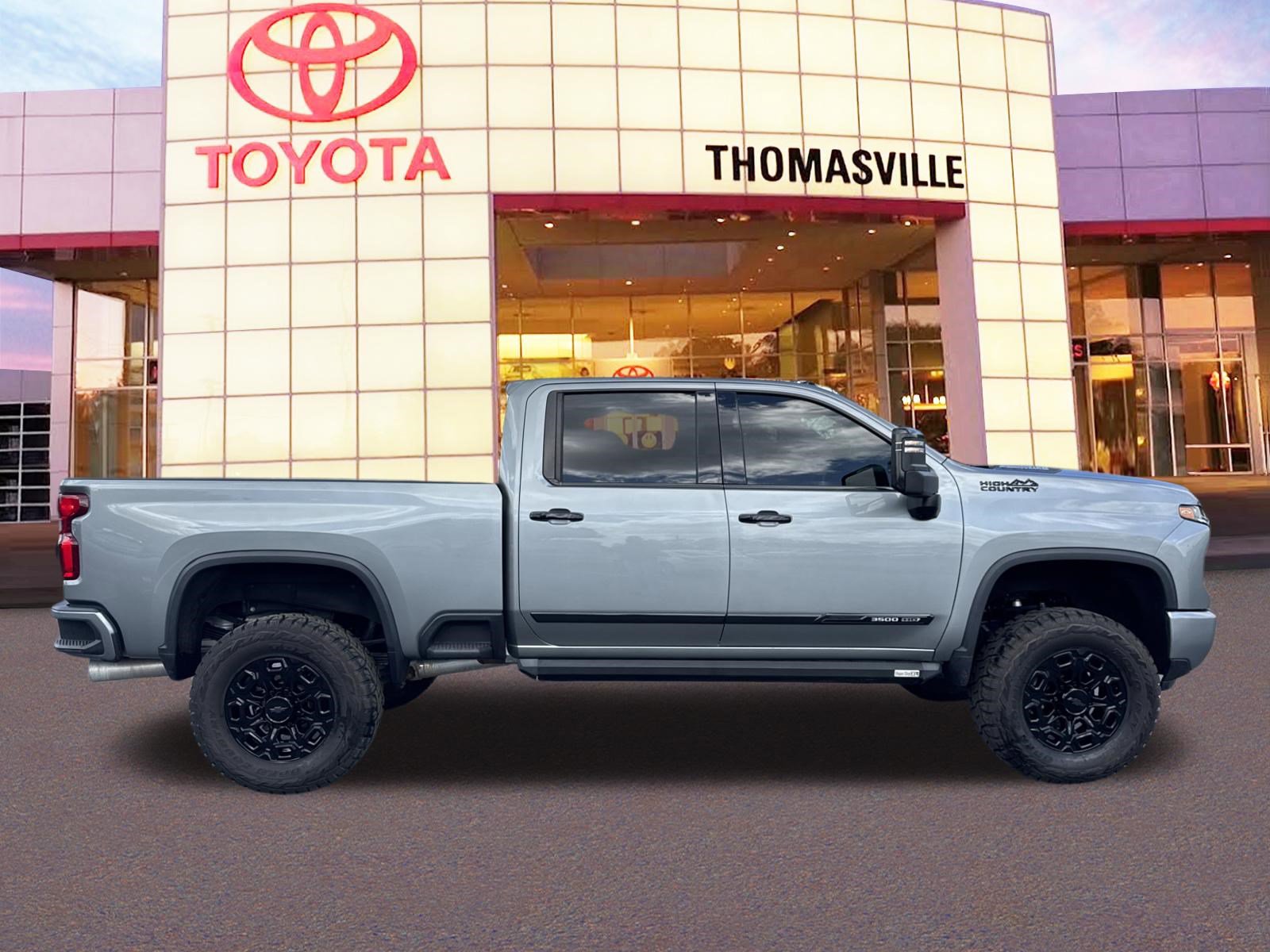 Used 2024 Chevrolet Silverado 3500 High Country w/ High Country Premium Package image 4