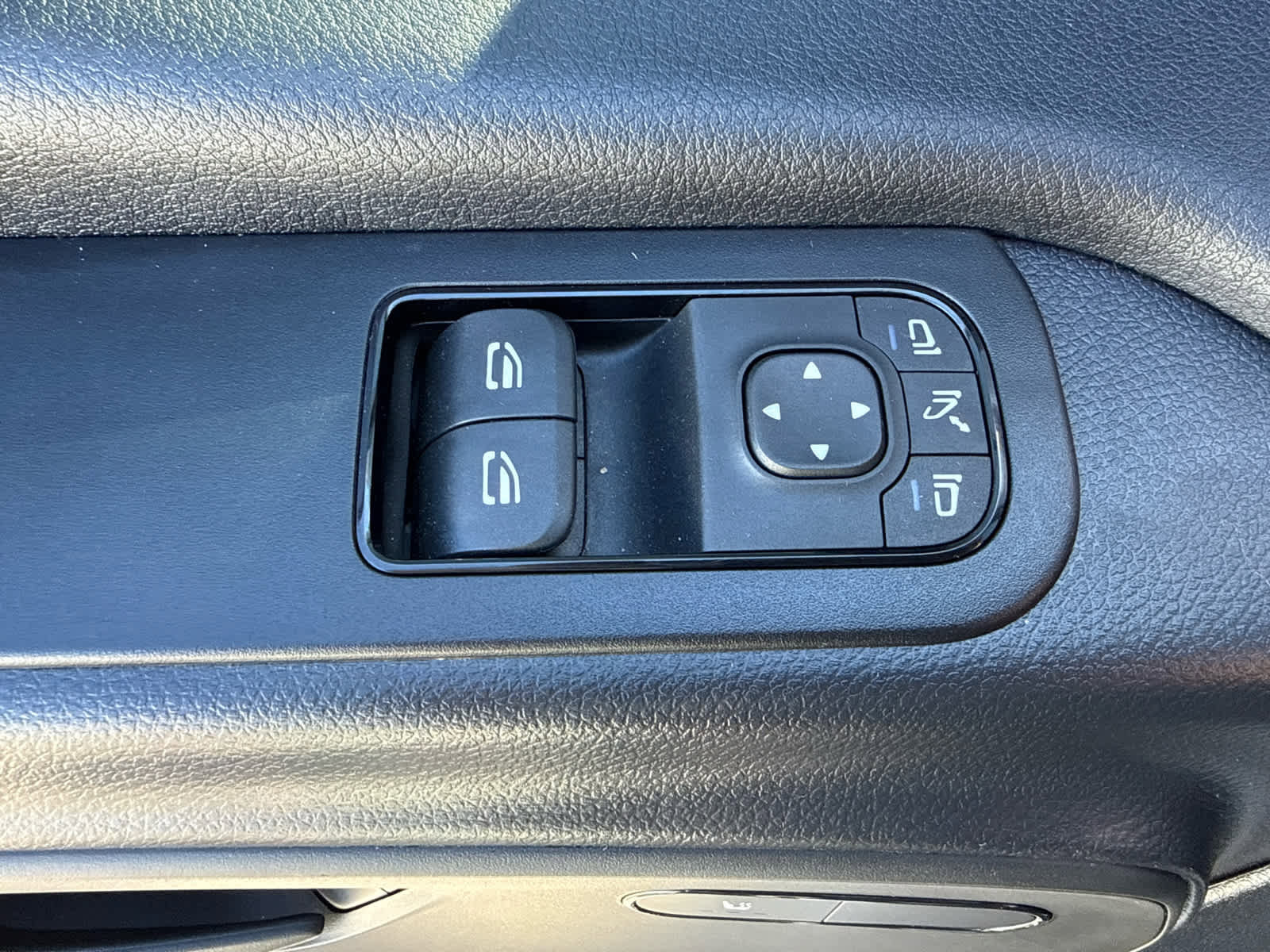 Used 2024 Mercedes-Benz Sprinter 2500 image 24