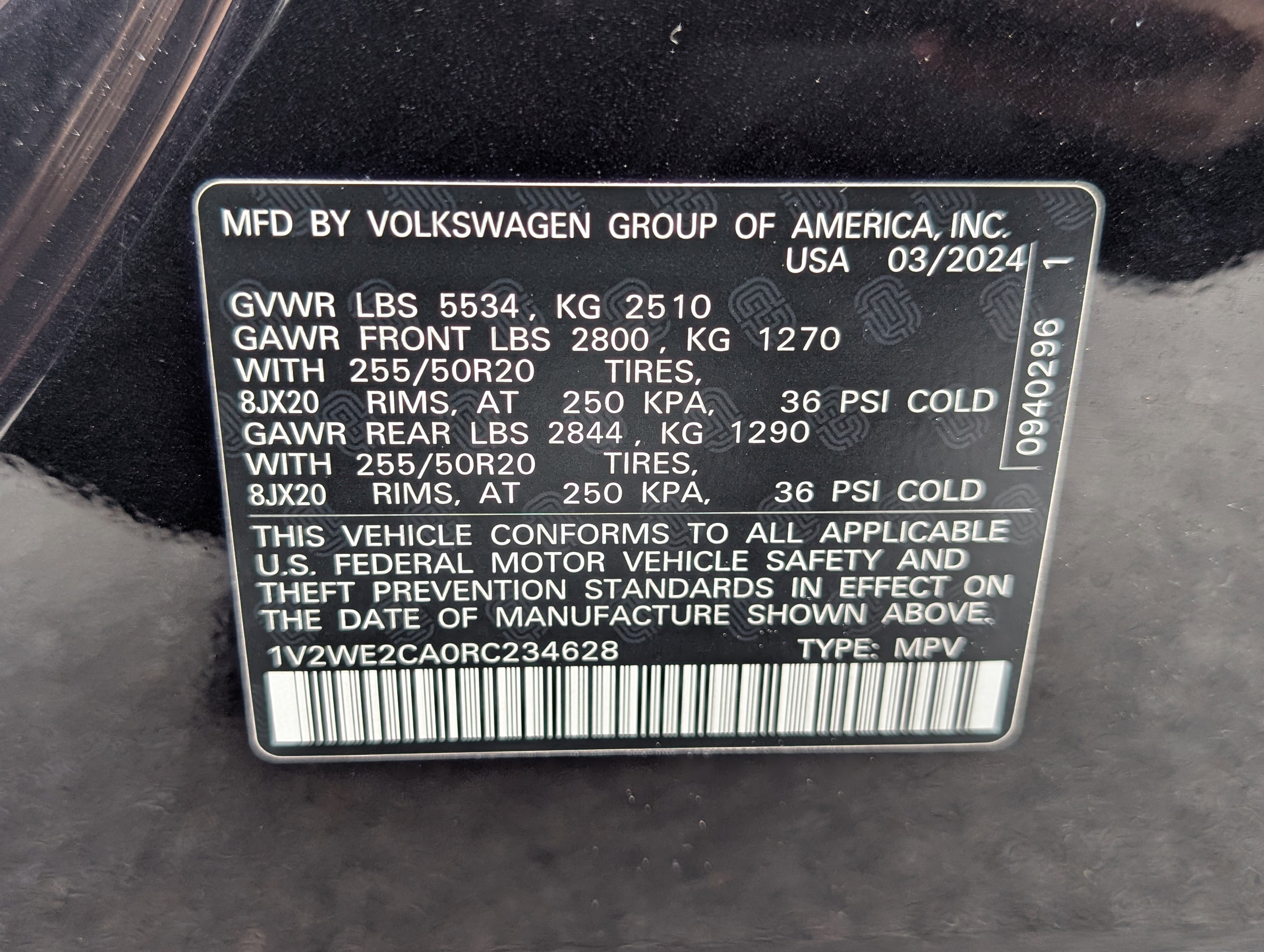 Used 2024 Volkswagen Atlas Cross Sport SE image 38