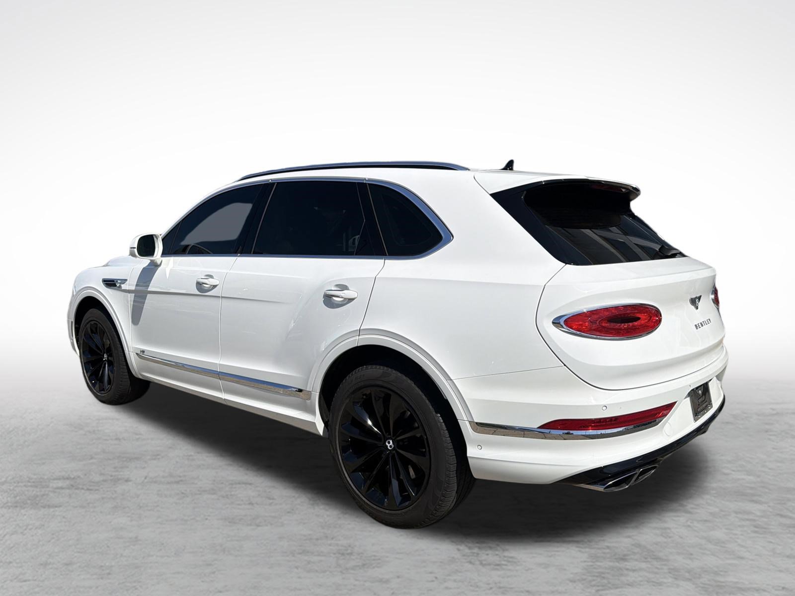 Used 2021 Bentley Bentayga AWD/4WD image 2