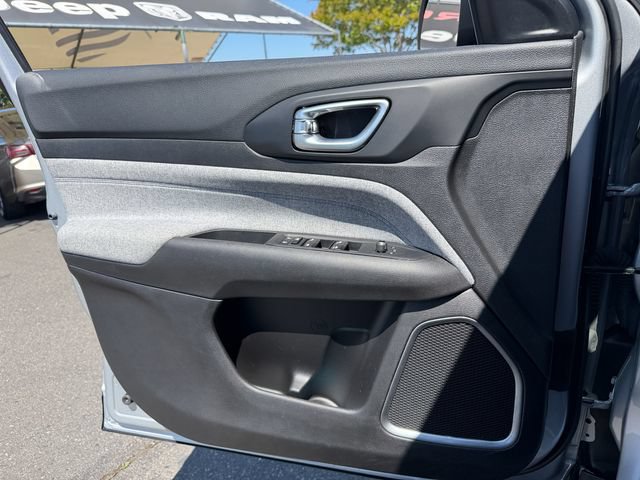Used 2025 Jeep Compass Sport AWD/4WD image 13