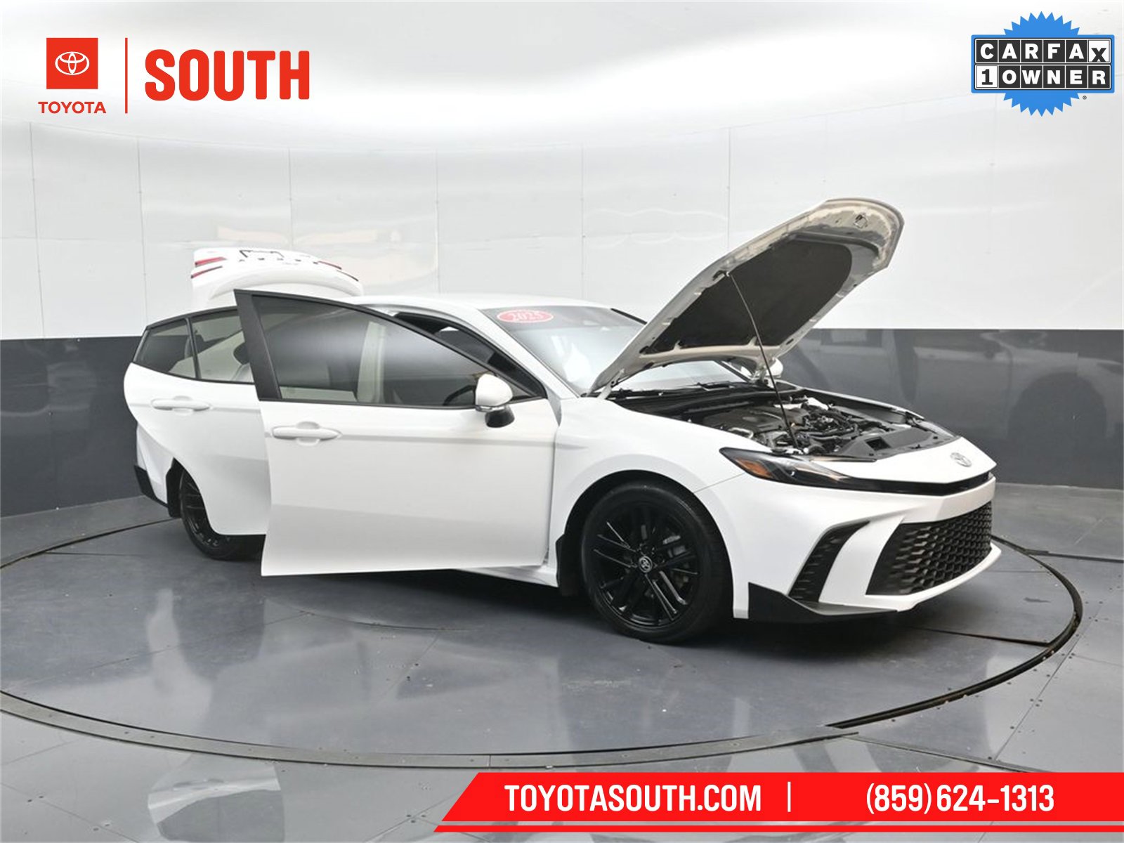 Used 2025 Toyota Camry SE w/ Convenience Package image 51