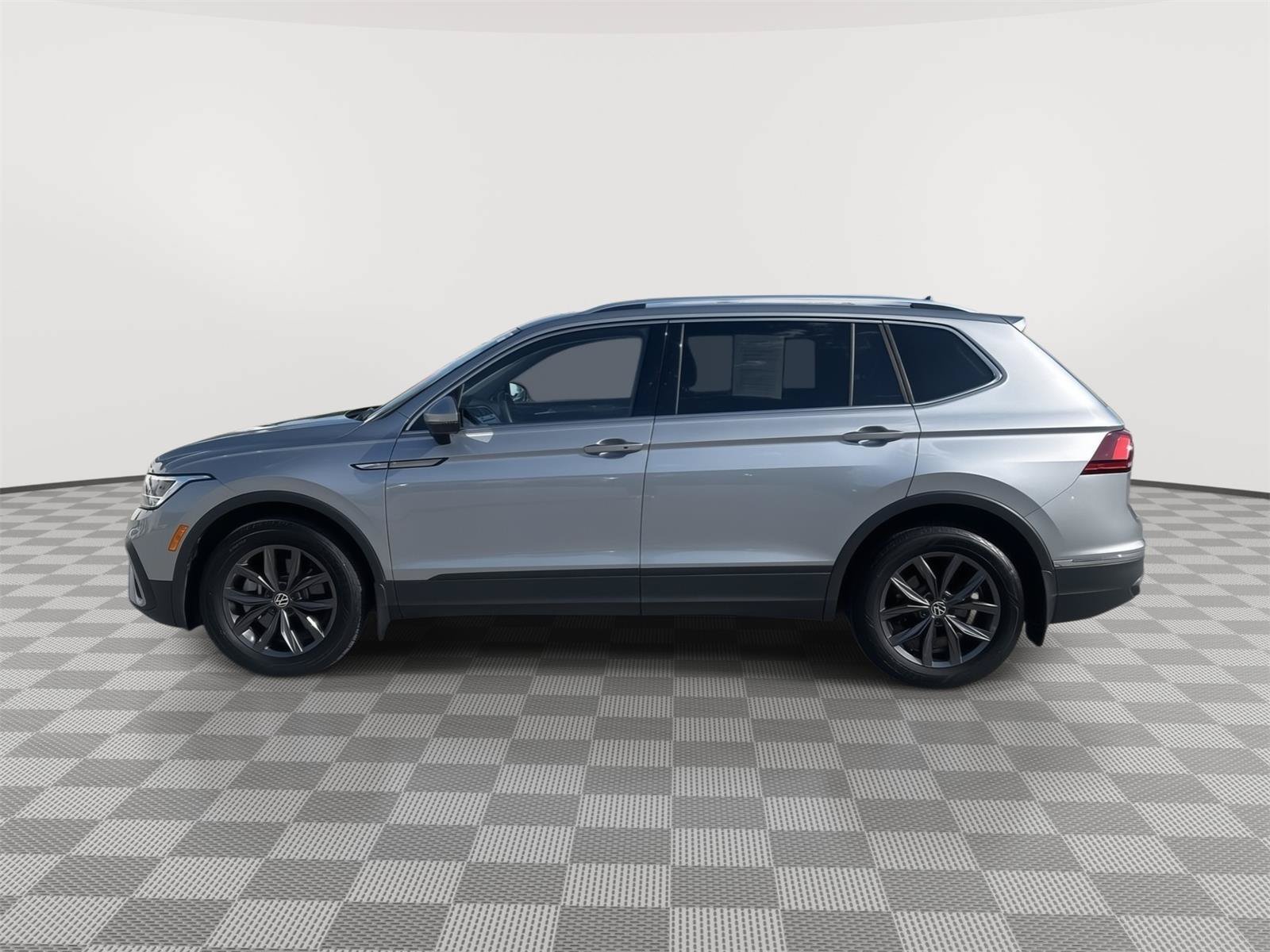 Certified 2024 Volkswagen Tiguan SE AWD/4WD image 7
