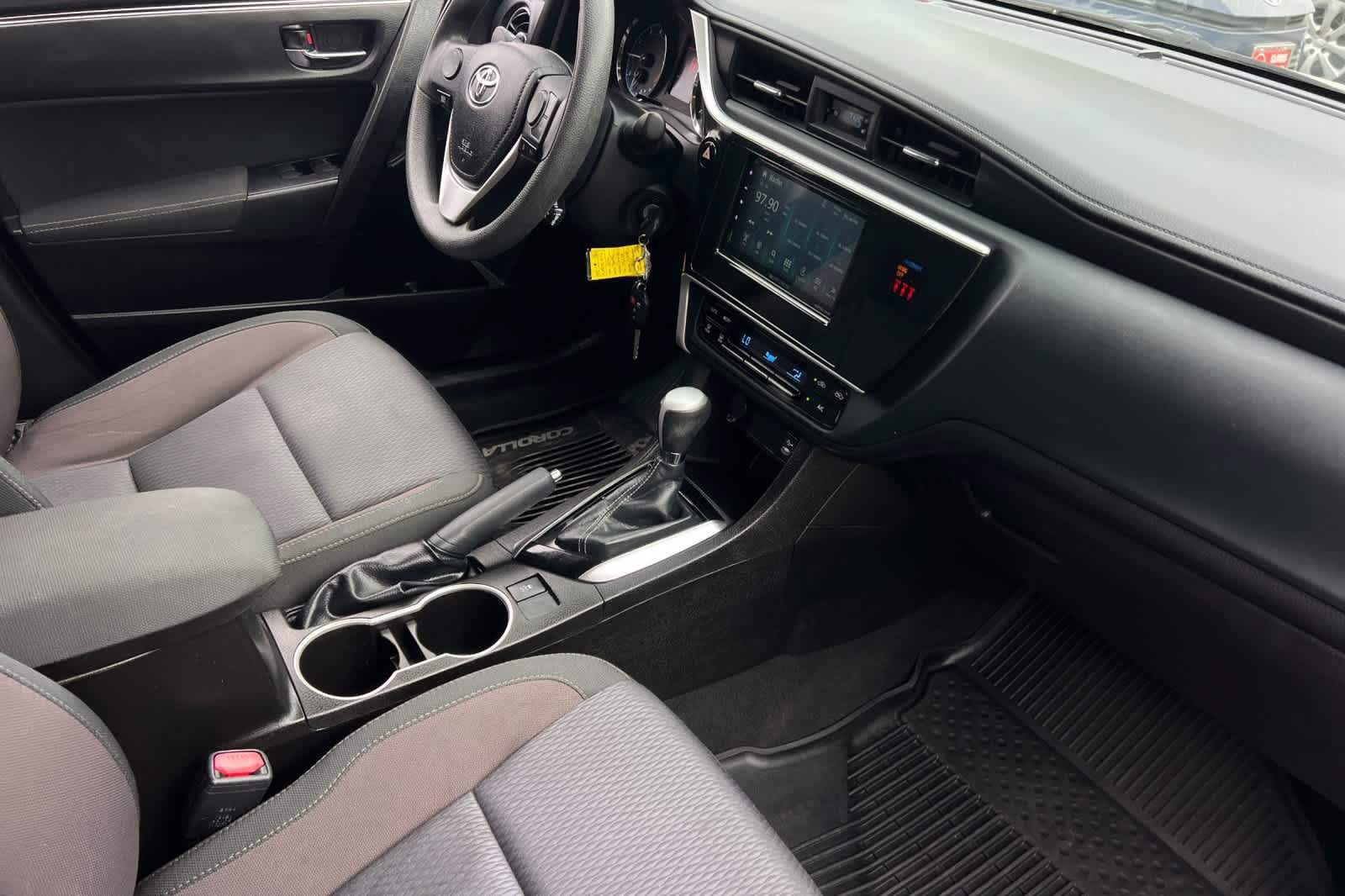 Used 2019 Toyota Corolla LE FWD image 17