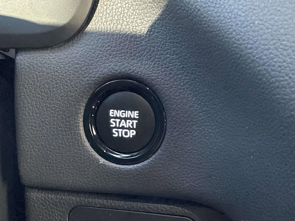 Used 2025 Toyota Tundra Limited image 34