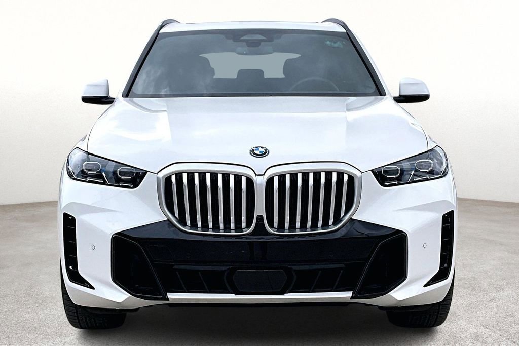Used 2025 BMW X5 xDrive50e w/ M Sport Package image 5