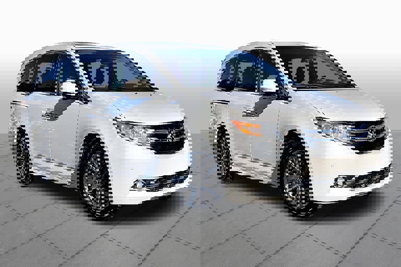 Used 2017 Honda Odyssey Touring image 3