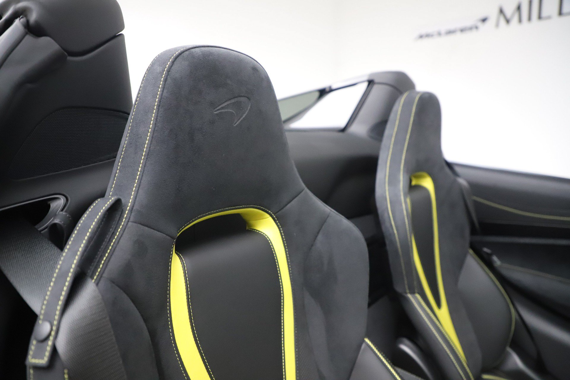 Used 2020 McLaren 720S Spider RWD image 27