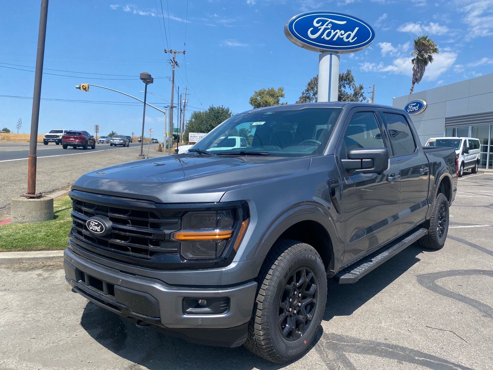 New 2026 Ford F150 XLT w/ Equipment Group 302A MID