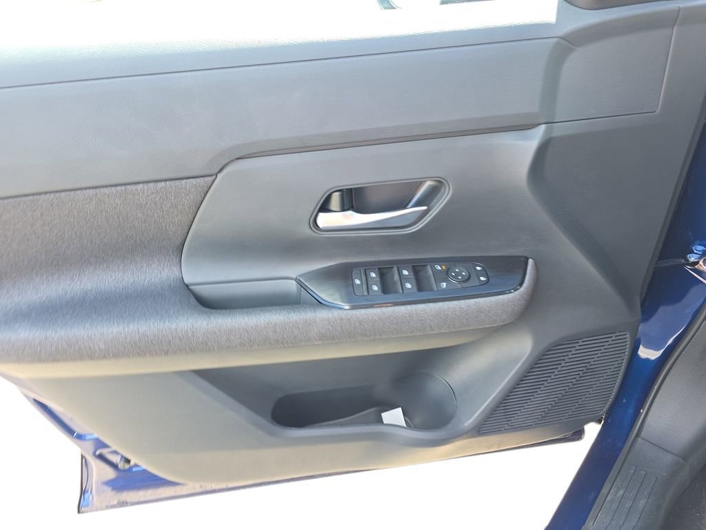 New 2026 Nissan Kicks SV w/ SV Premium Package AWD/4WD image 17