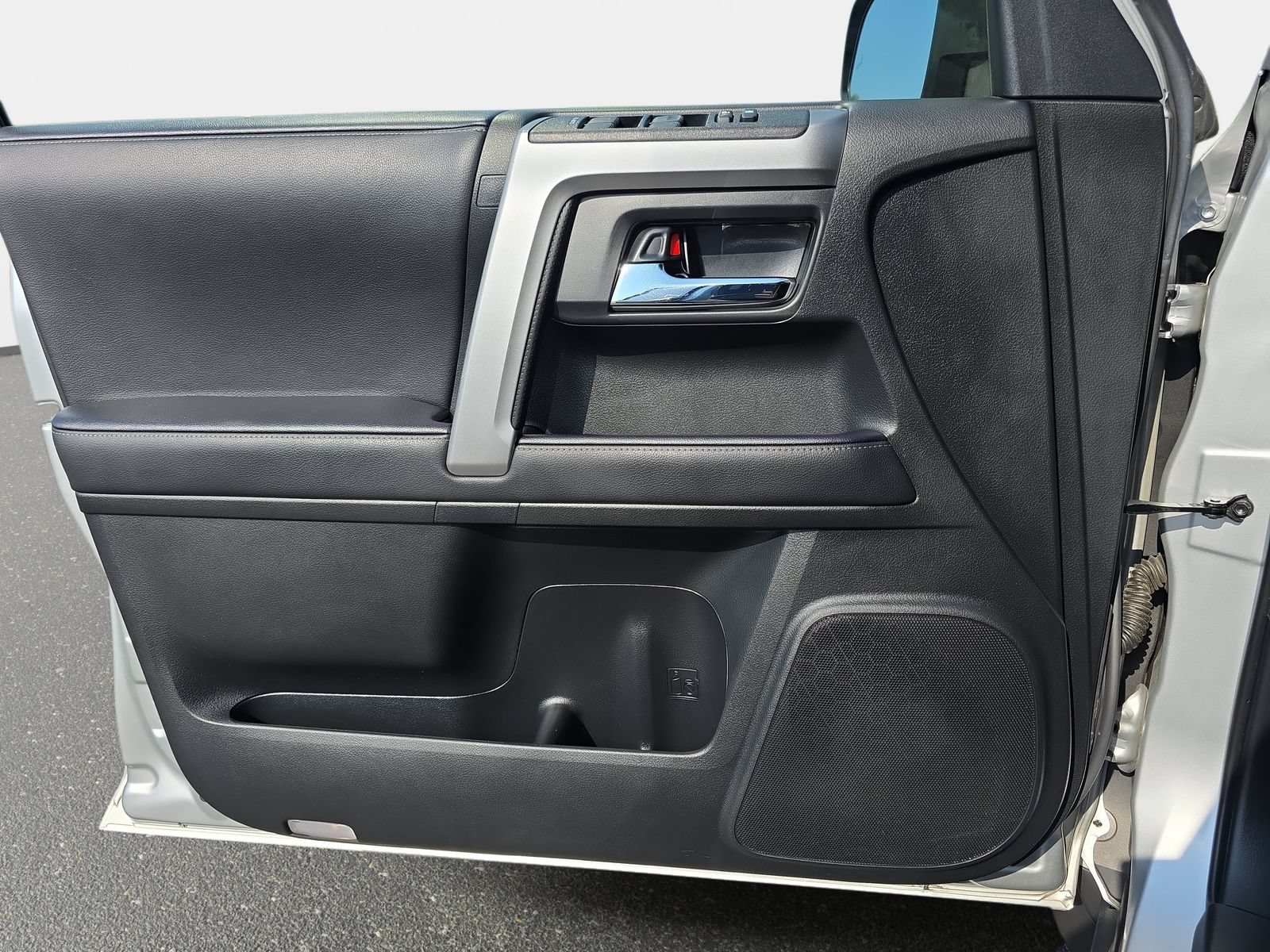 Used 2022 Toyota 4Runner SR5 Premium w/ Moonroof Package RWD image 26