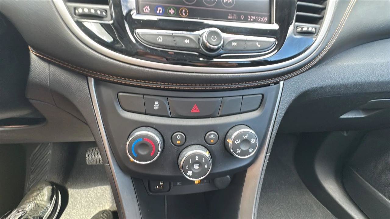 Used 2020 Chevrolet Trax LS FWD image 44