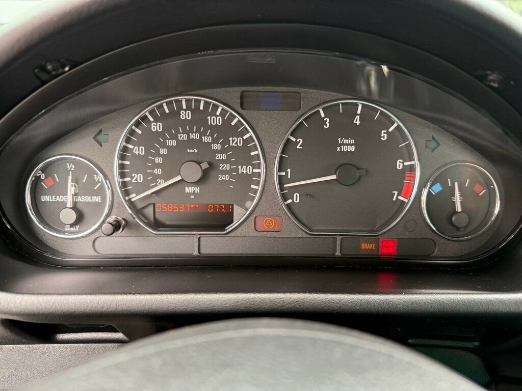 Used 2001 BMW Z3 3.0i RWD image 25