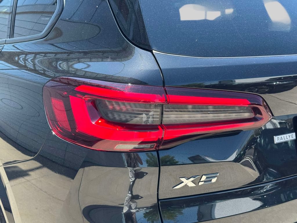 Certified 2023 BMW X5 xDrive40i w/ M Sport Package AWD/4WD image 10