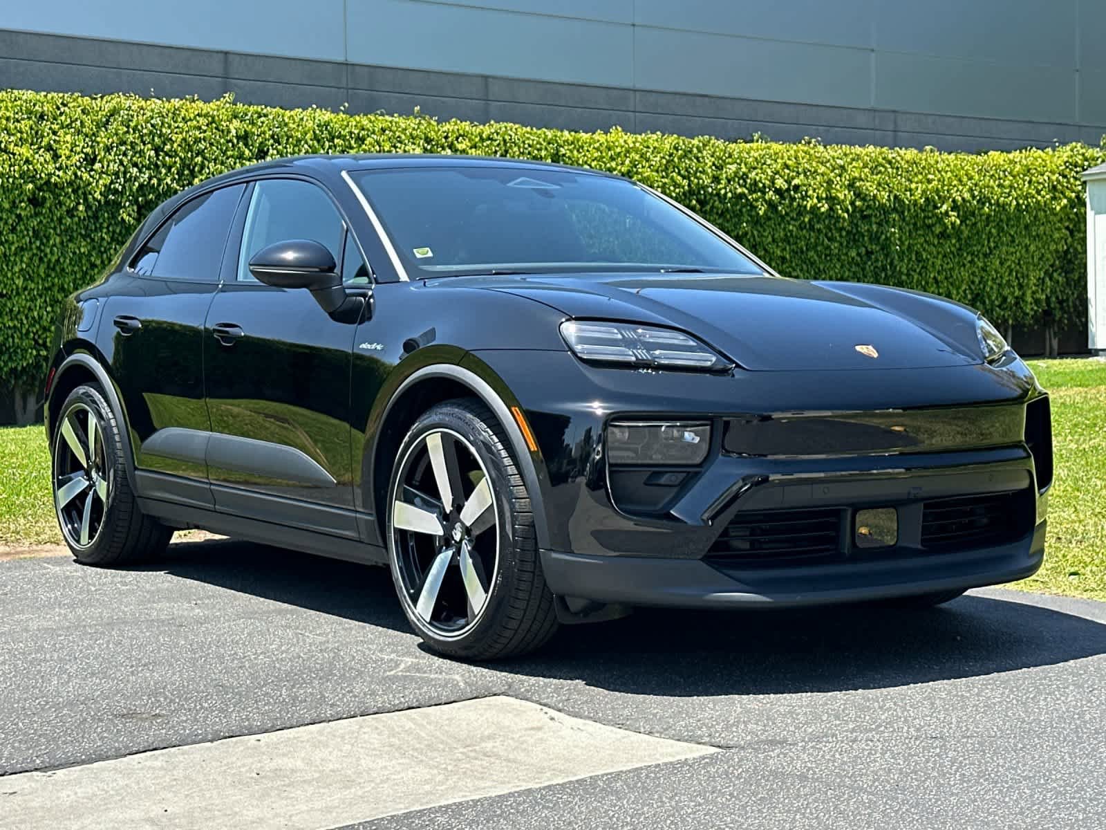 New 2026 Porsche Macan Electric RWD image 10