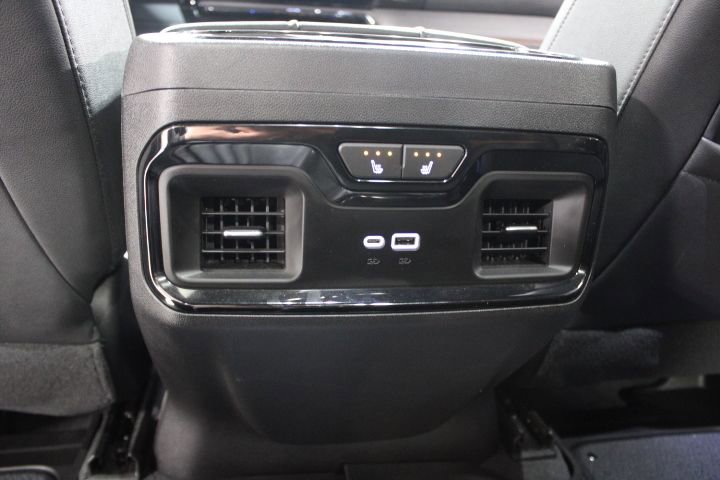 Used 2024 GMC Sierra 1500 AT4 w/ Technology Package image 24