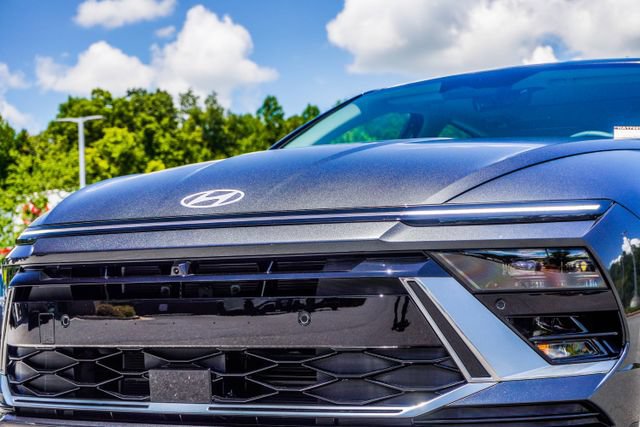 New 2026 Hyundai Sonata Limited FWD image 2