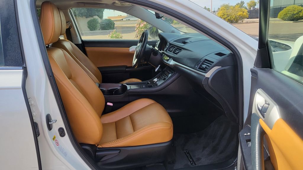 Used 2012 Lexus CT 200h Premium w/ Premium Audio Pkg image 17