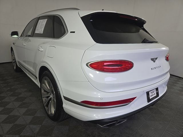 Used 2023 Bentley Bentayga Plug-In Hybrid image 7
