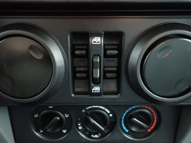 Used 2007 Jeep Wrangler Unlimited Sahara image 16