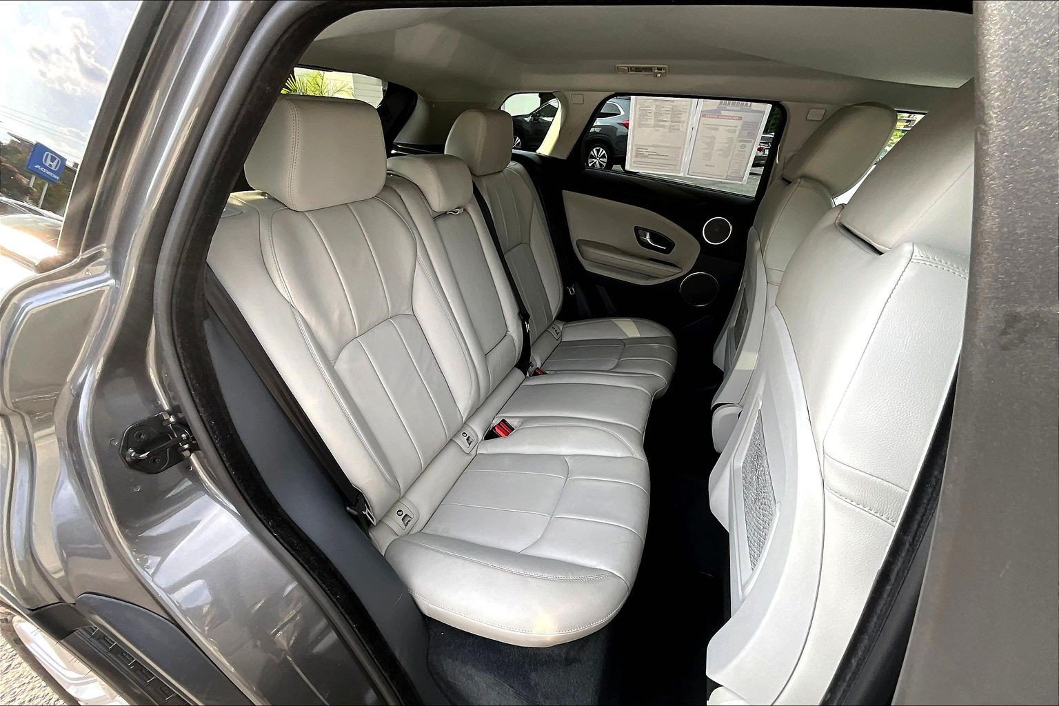 Used 2019 Land Rover Range Rover Evoque SE AWD/4WD image 28