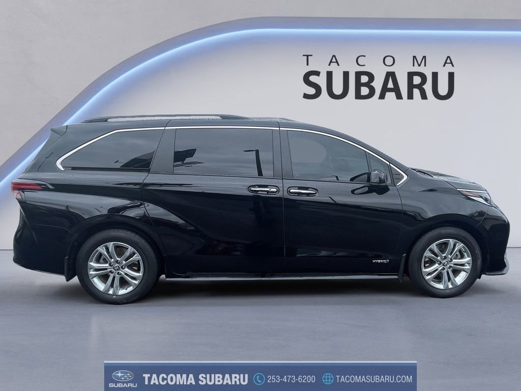 Used 2021 Toyota Sienna XSE image 6