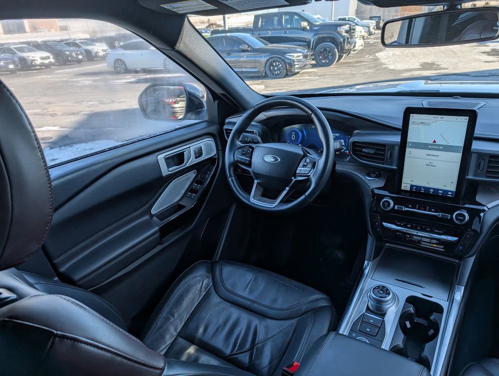 Used 2023 Ford Explorer Platinum w/ Technology Package image 8