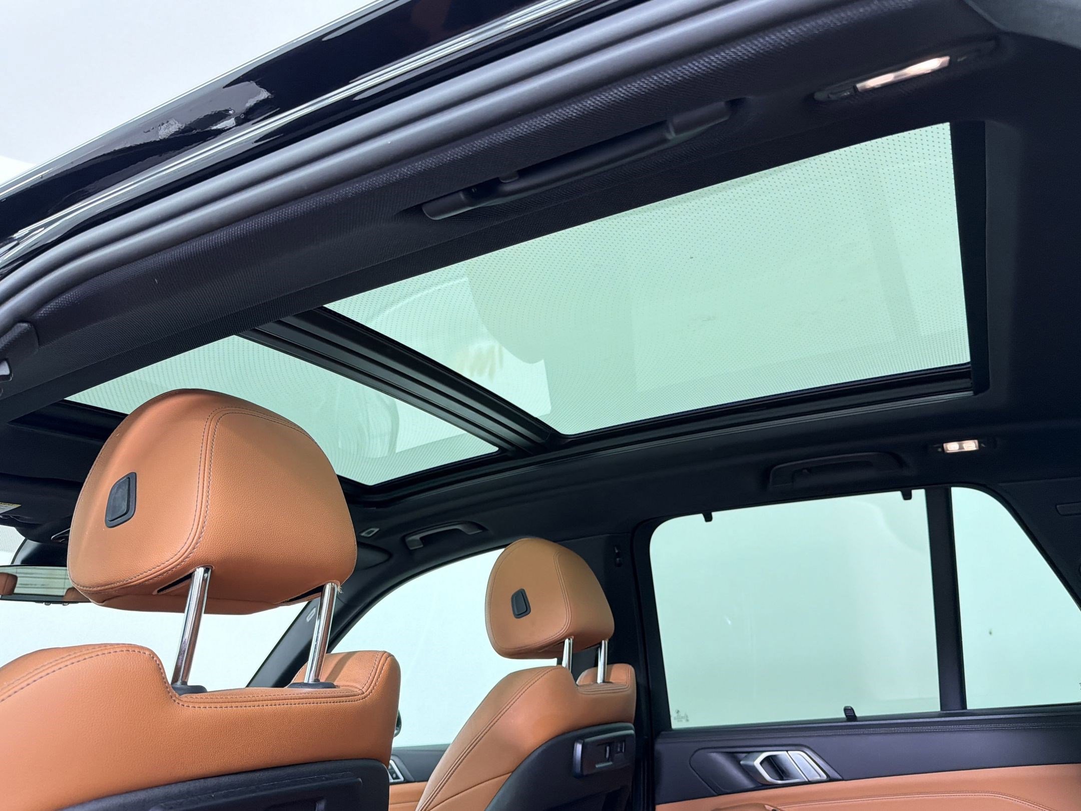 Used 2022 BMW X5 xDrive40i w/ Executive Package image 16