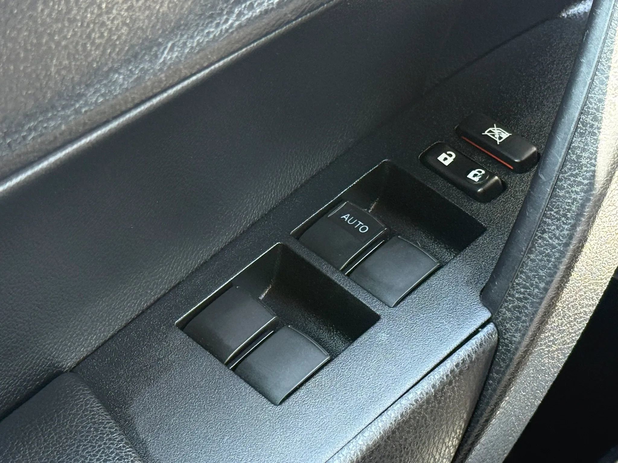 Used 2015 Toyota Corolla S FWD image 36