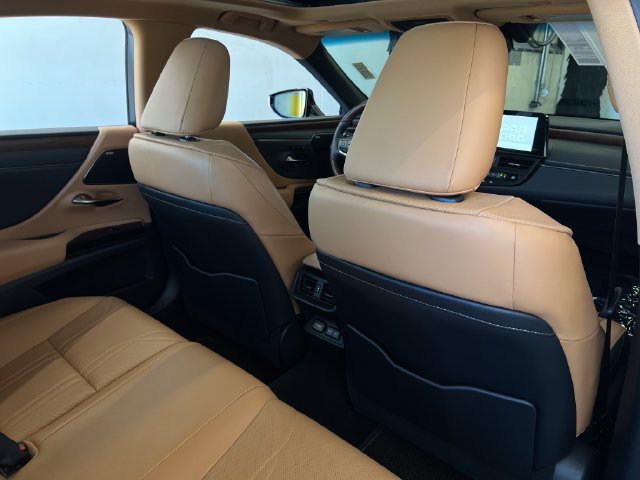 Used 2023 Lexus ES 350 w/ Accessory Package (Z1) FWD image 44