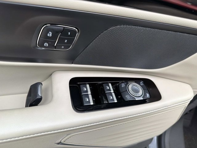 Certified 2024 Lincoln Nautilus Premier AWD/4WD image 12