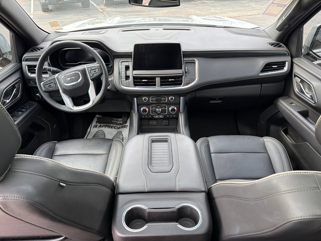 Used 2023 GMC Yukon XL SLT AWD/4WD image 19