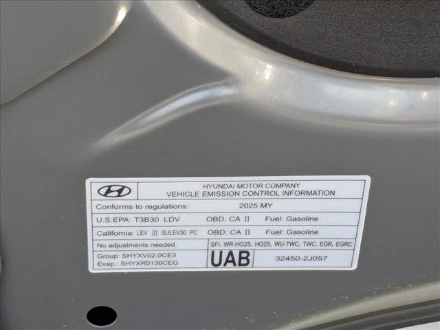 Used 2025 Hyundai Elantra Sport image 23