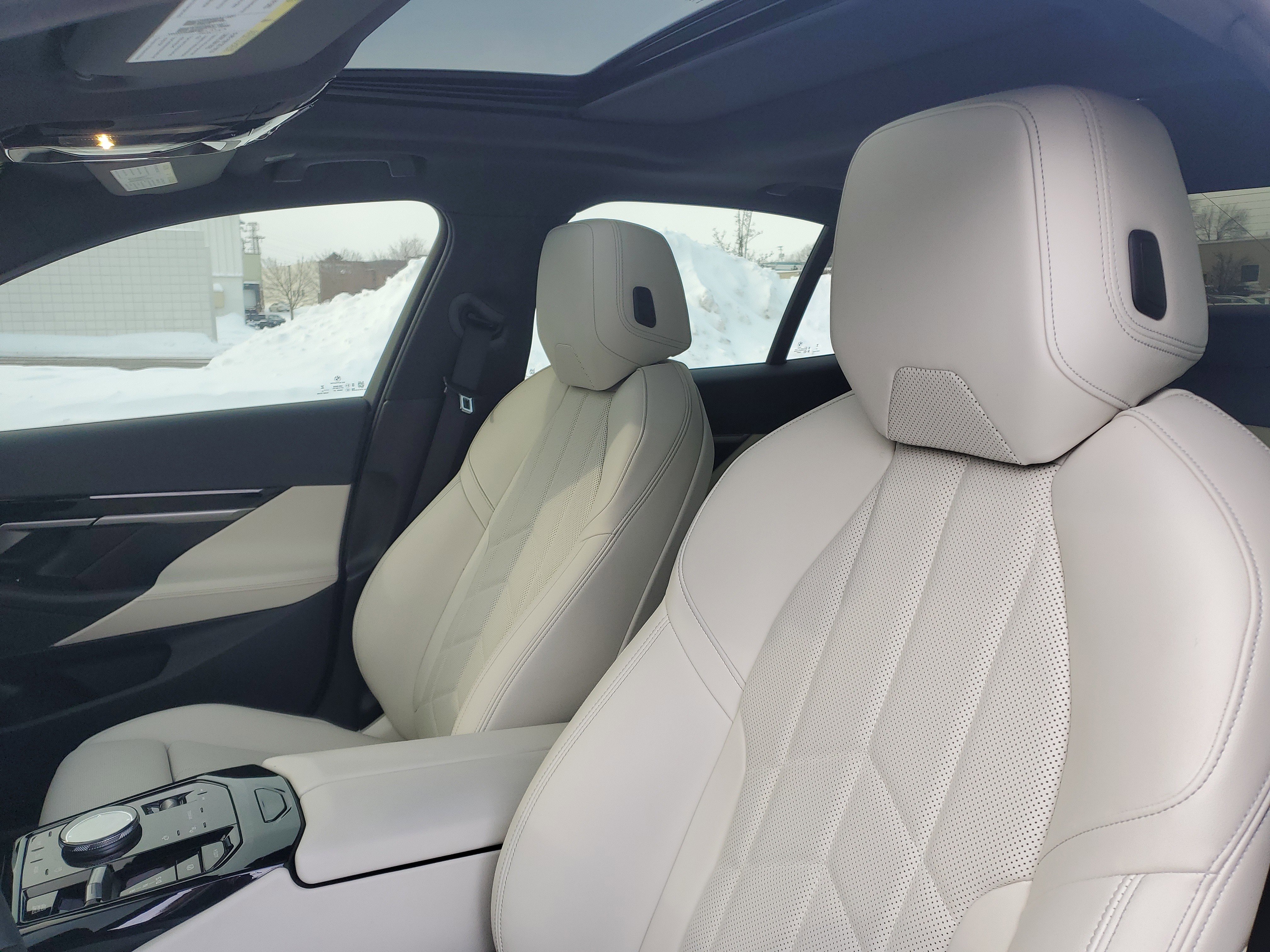 Certified 2024 BMW 530i xDrive w/ Premium Package image 7