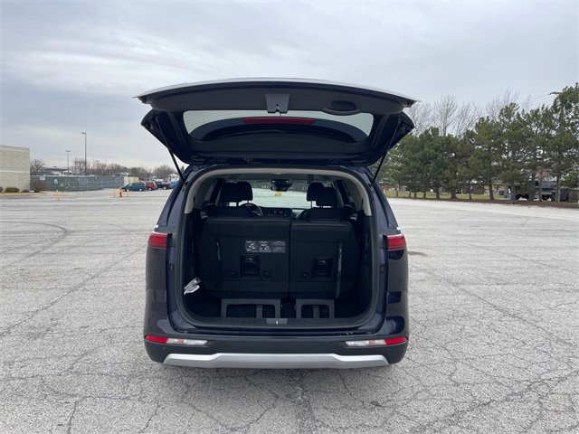 Used 2024 Kia Carnival LX image 18