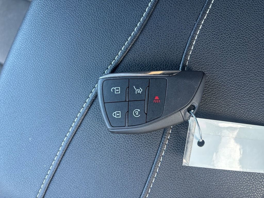 Used 2025 Chevrolet Traverse LT image 34