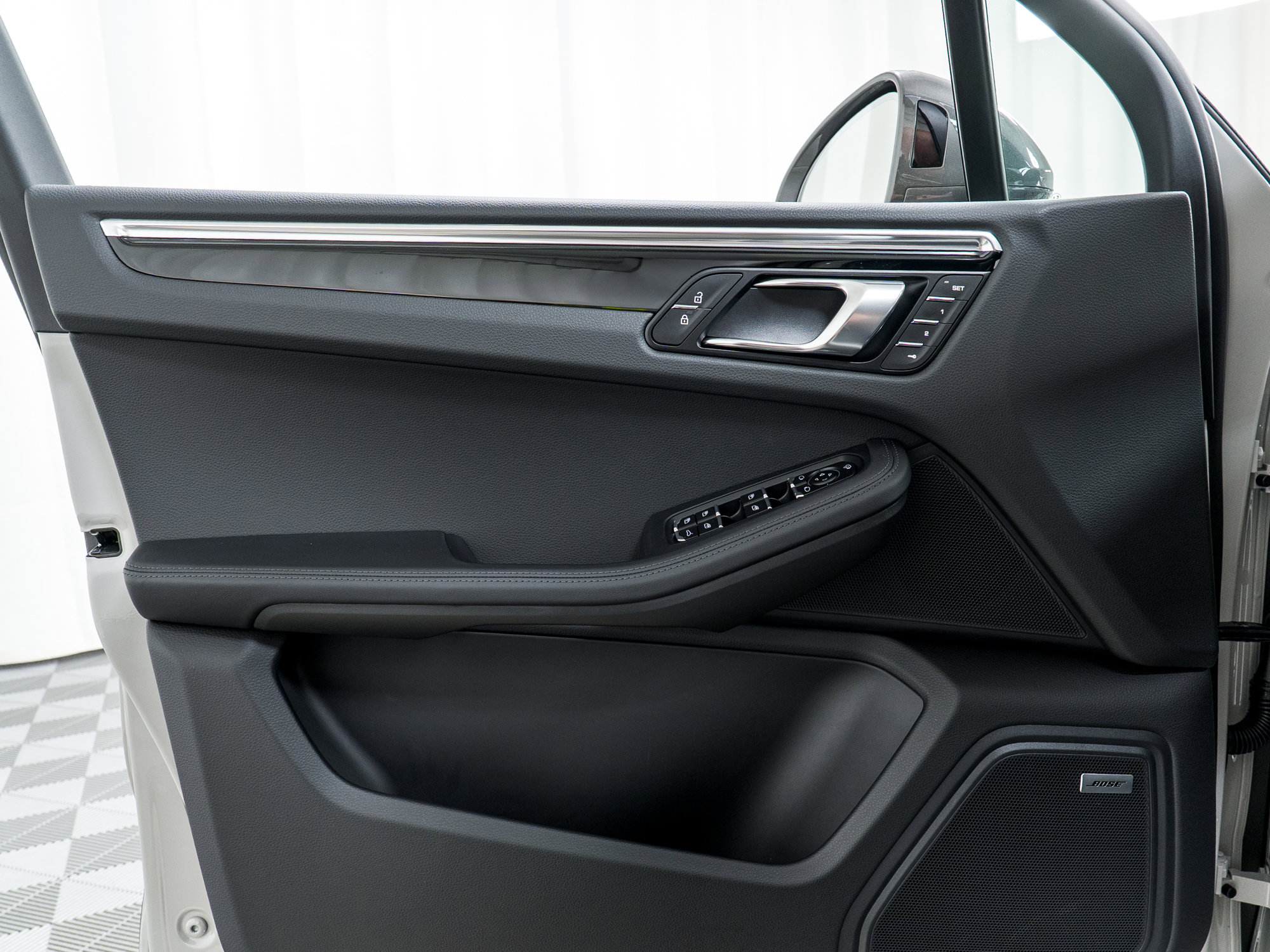 New 2025 Porsche Macan Turbo image 14