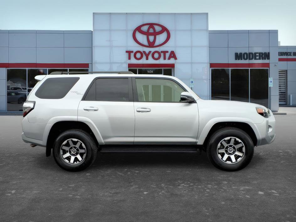 Certified 2024 Toyota 4Runner TRD Off-Road Premium AWD/4WD image 7