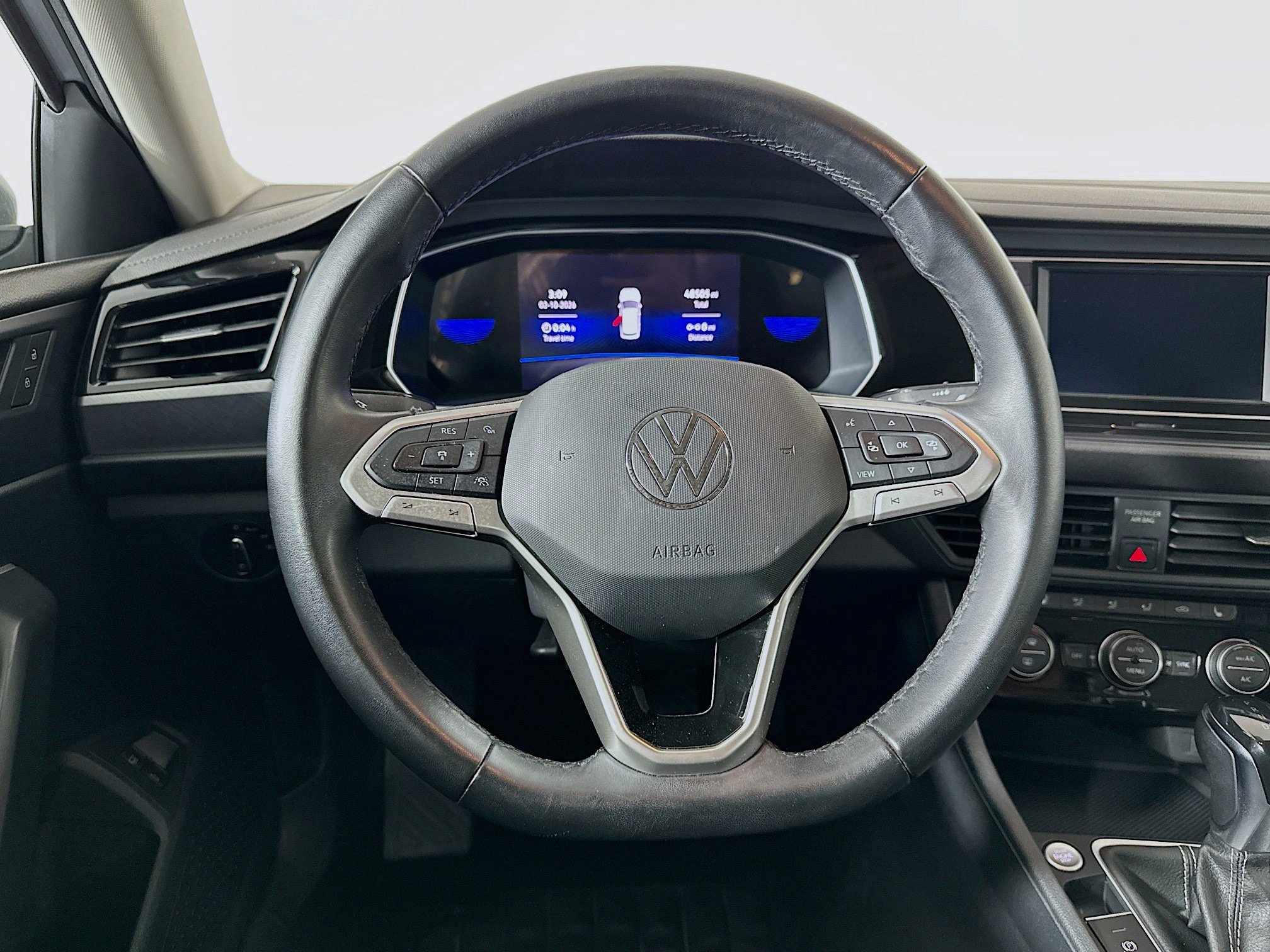 Used 2024 Volkswagen Jetta SE image 18