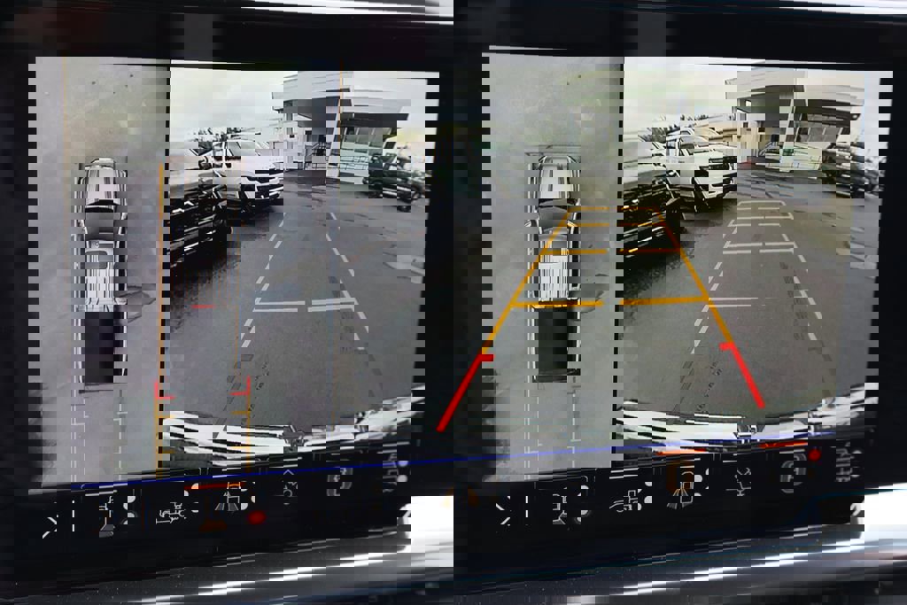 New 2026 GMC Sierra 1500 SLE image 10